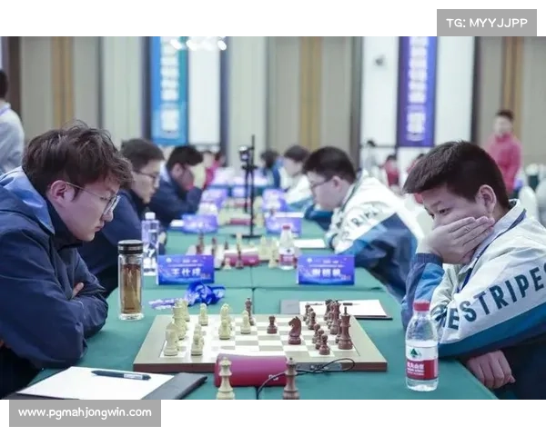 中国包揽国际象棋快棋世锦赛冠军 男子与女子双双夺冠 中国包揽国际象棋快棋世锦赛冠军 男子与女子双双夺冠